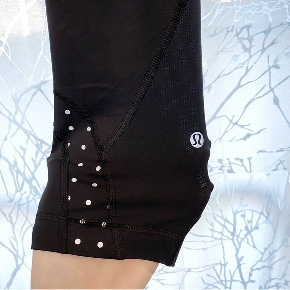 Lululemon black inspire crop block it pocket silver polka dot reflective legging - Picture 4 of 12